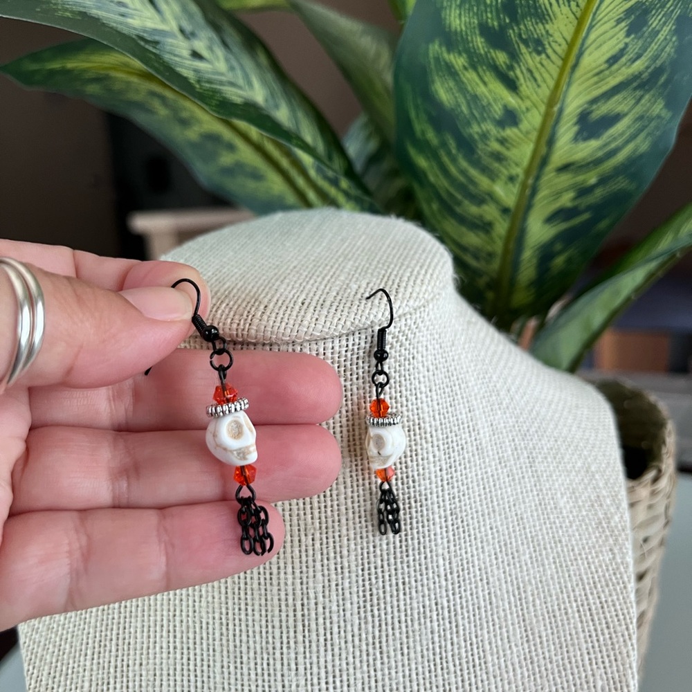🧡💀Handmade Skull Earrings 💀🧡 - Picture 3 of 10